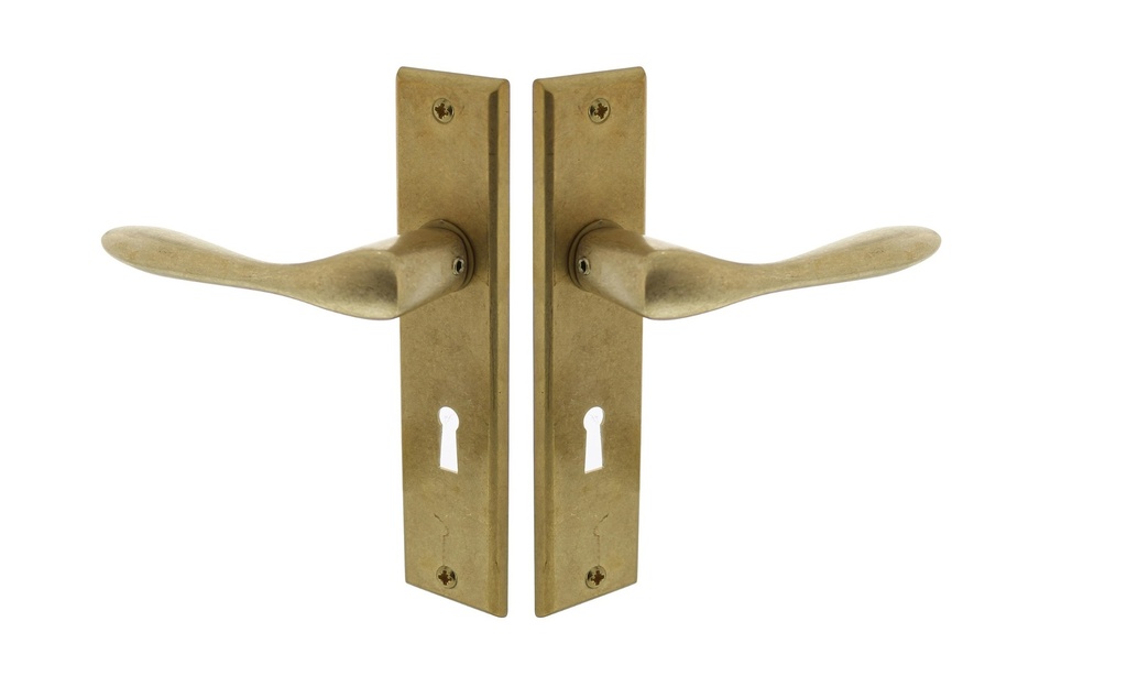 [0011.020124] INTERSTEEL BANAAN KRUKKENPAAR OP SCHILD MET BB (Brass tumbled)